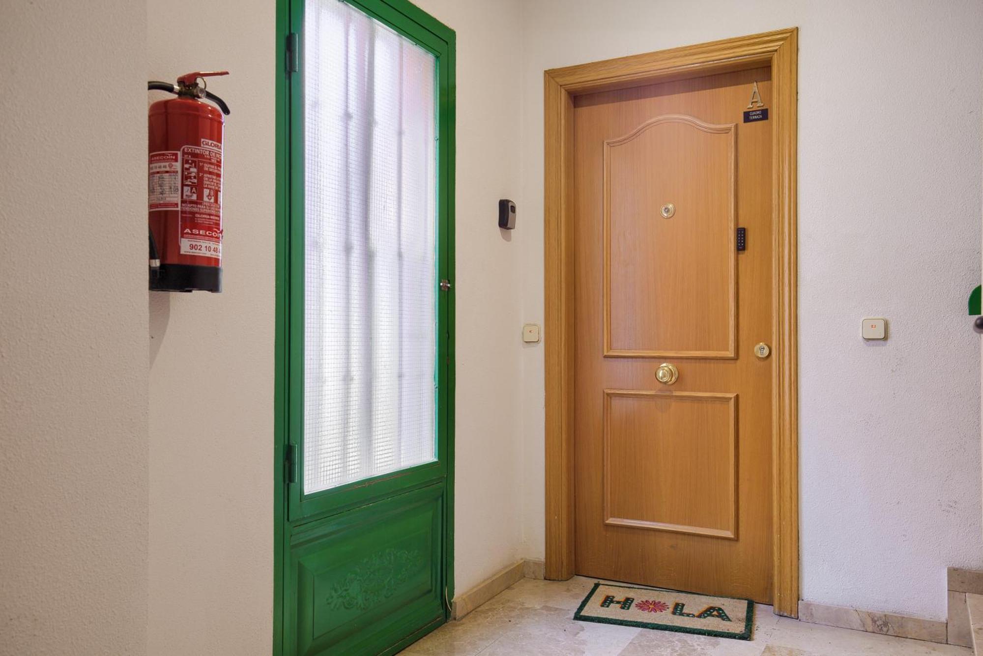 Casona 44 - Apartamento Para 2 Con Wifi, Ac Y Patio Exterior Alcalá de Henares Exteriör bild